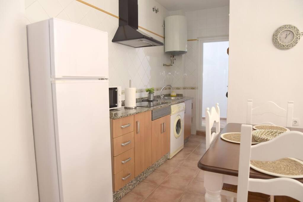 Apartamento Elena - Solo Familias Y Parejas Conil De La Frontera Ngoại thất bức ảnh
